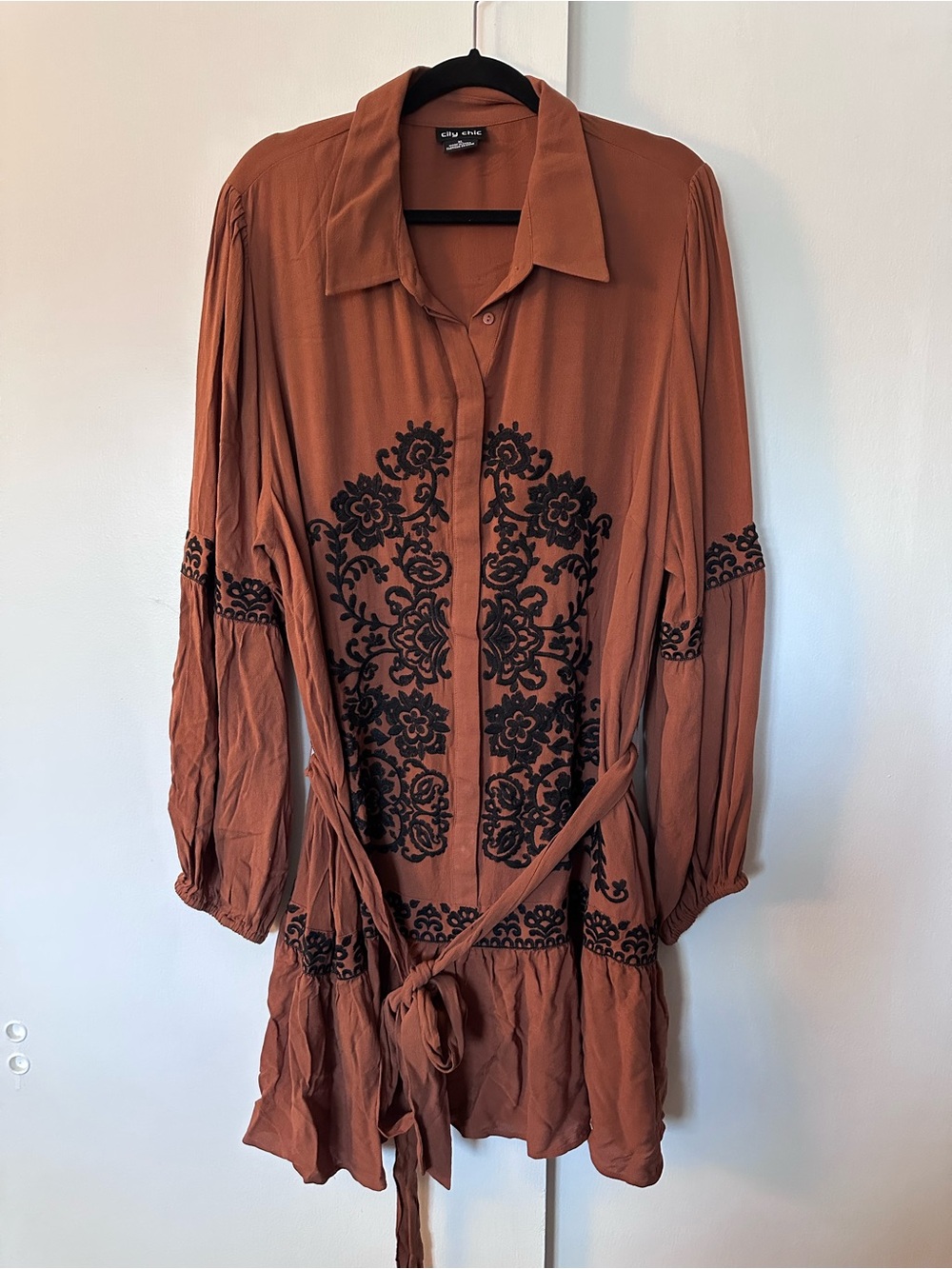 City Chic Rust Button-Front Mini Dress with Black Embroidery size xl Euc